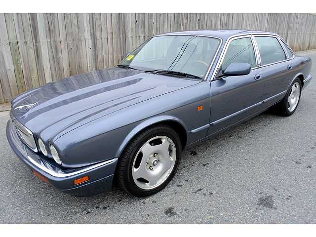 Jaguar XJR