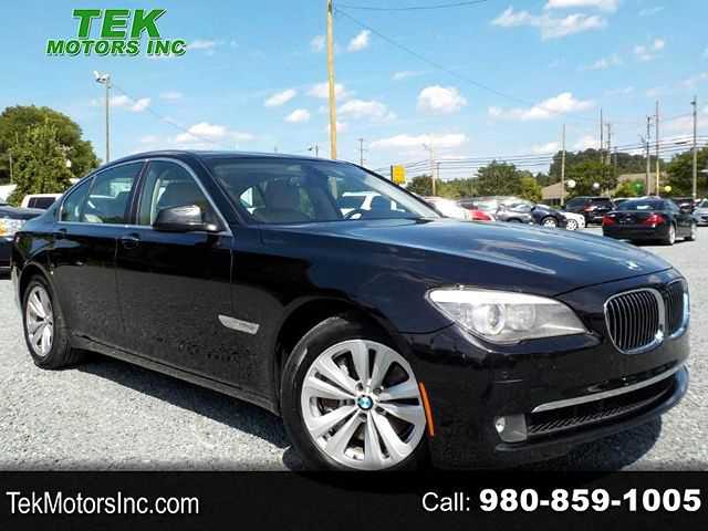 BMW 740i