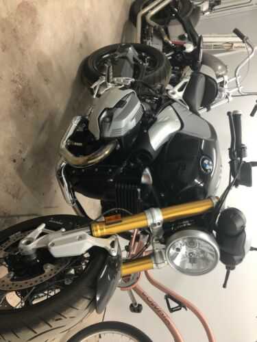 BMW R nineT