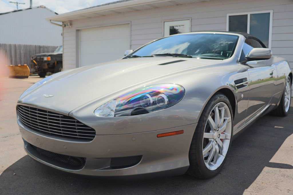 Aston Martin DB9
