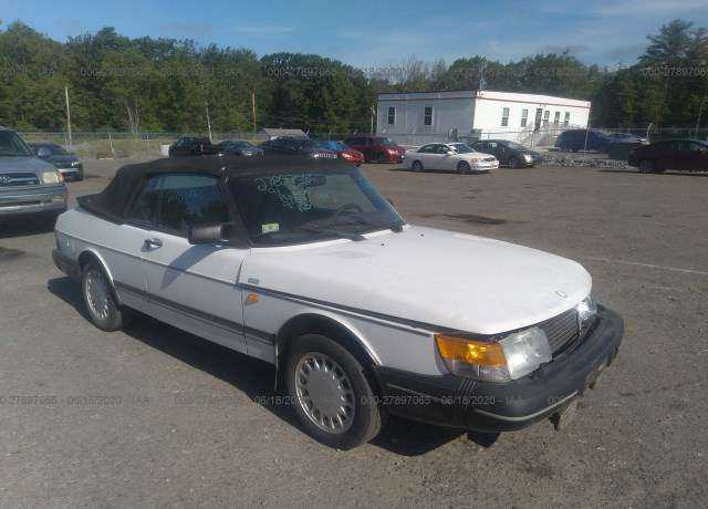 Saab 900