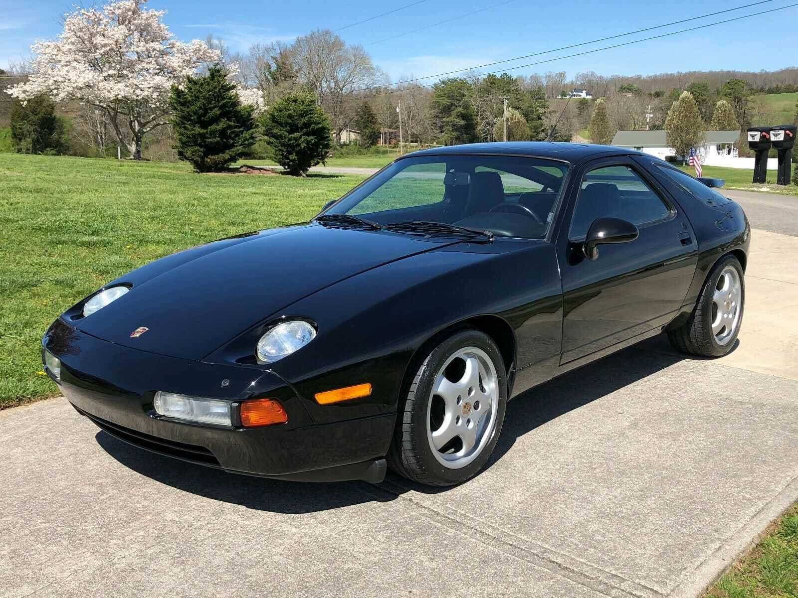 Porsche 928