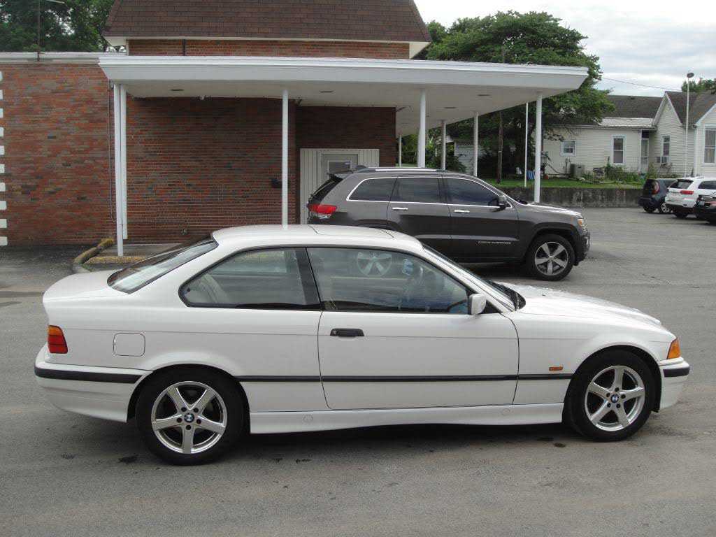 BMW 323is