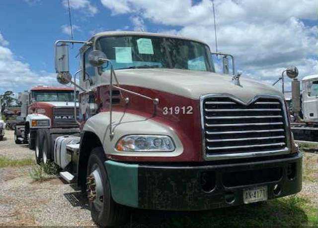 2012 MACK CXU613
