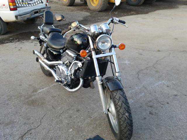 Honda VF750C (MAGNA)