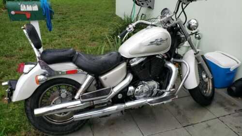 Honda VT1100C2 (SHADOW ACE)