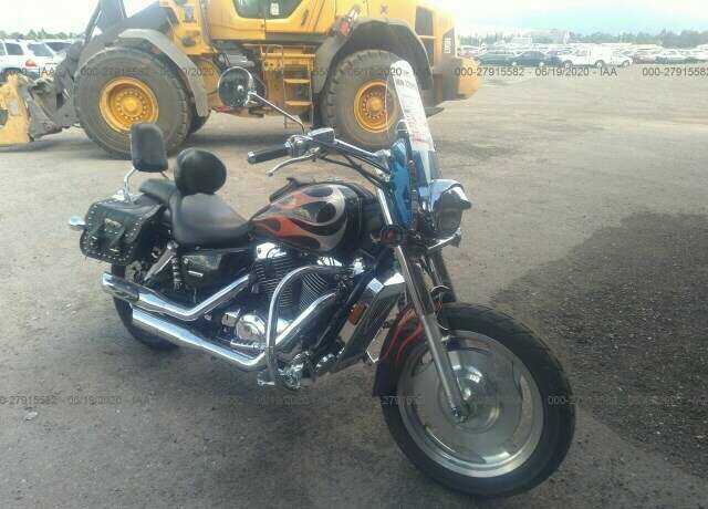 Honda VT1100C2 (SHADOW SABRE)