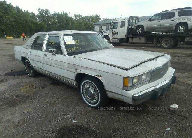 Ford Crown Victoria