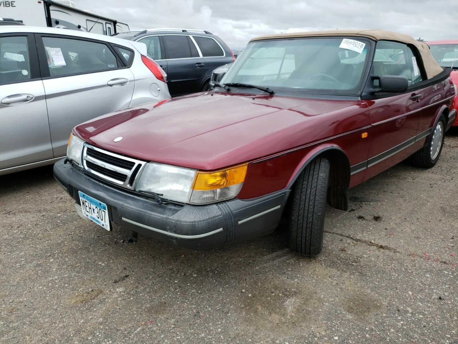 Saab 900
