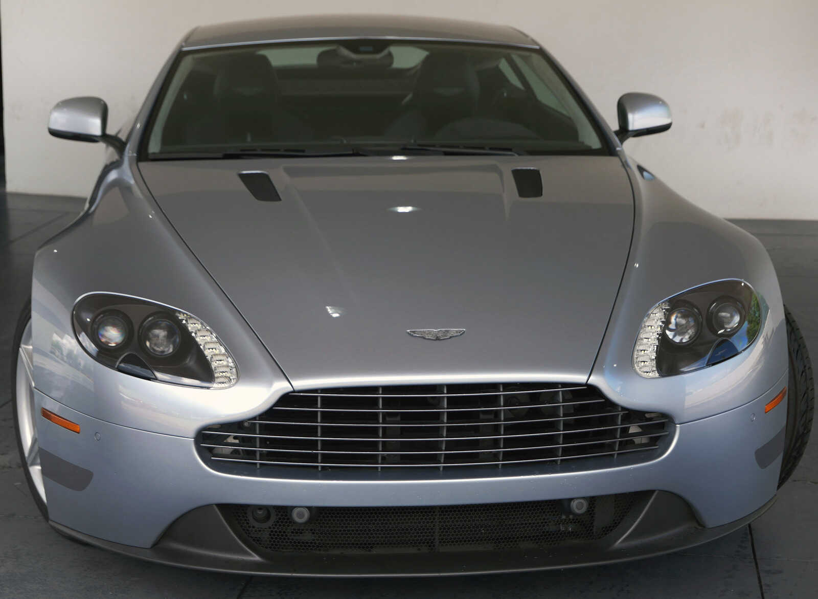 Aston Martin V8 Vantage