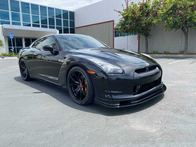 Nissan GT-R