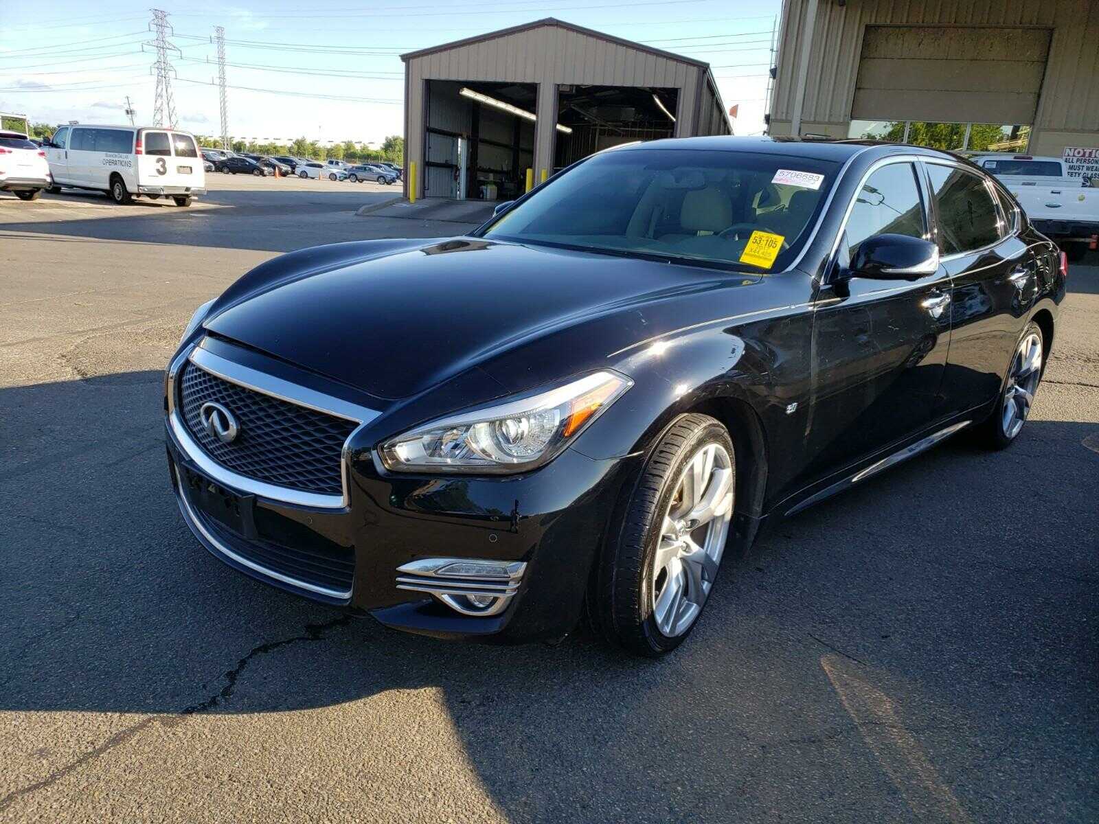 Infiniti Q70L