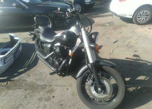 Honda VT750 (Shadow Phantom)