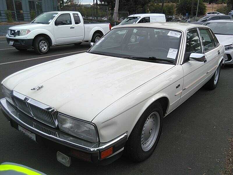 Jaguar XJ6
