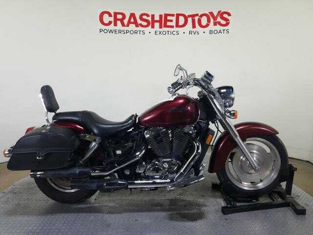 Honda VT1100C2 (SHADOW SABRE)
