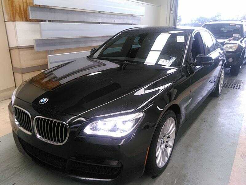 BMW 740i