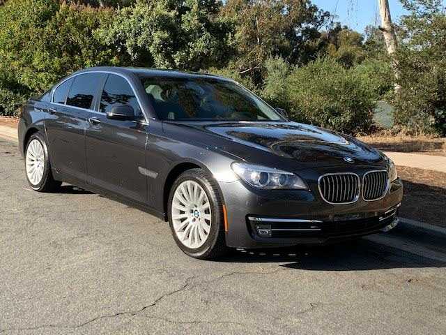 BMW 740i