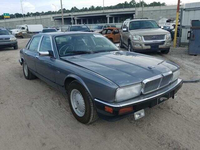 Jaguar XJ6