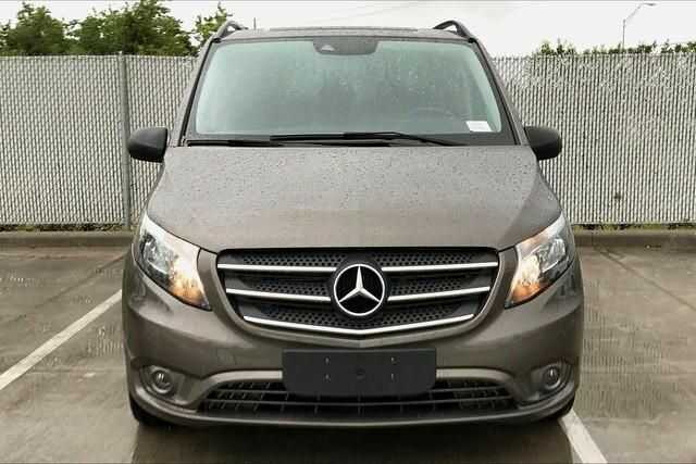 2018 Mercedes-Benz METRIS
