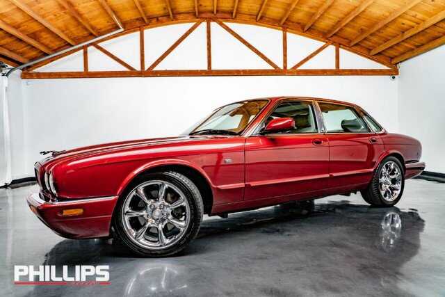 Jaguar XJR