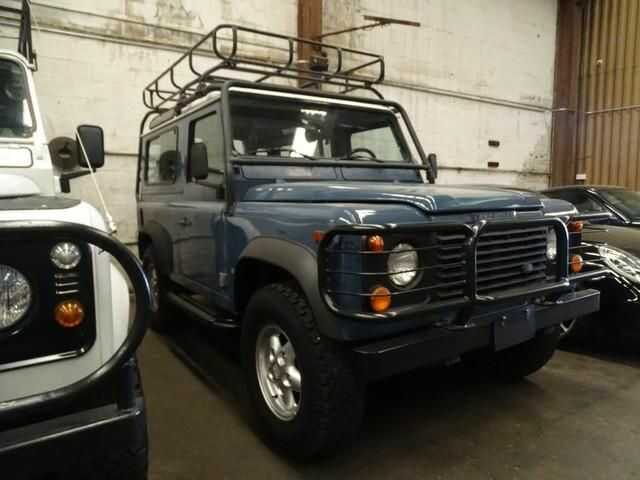 Land Rover Defender