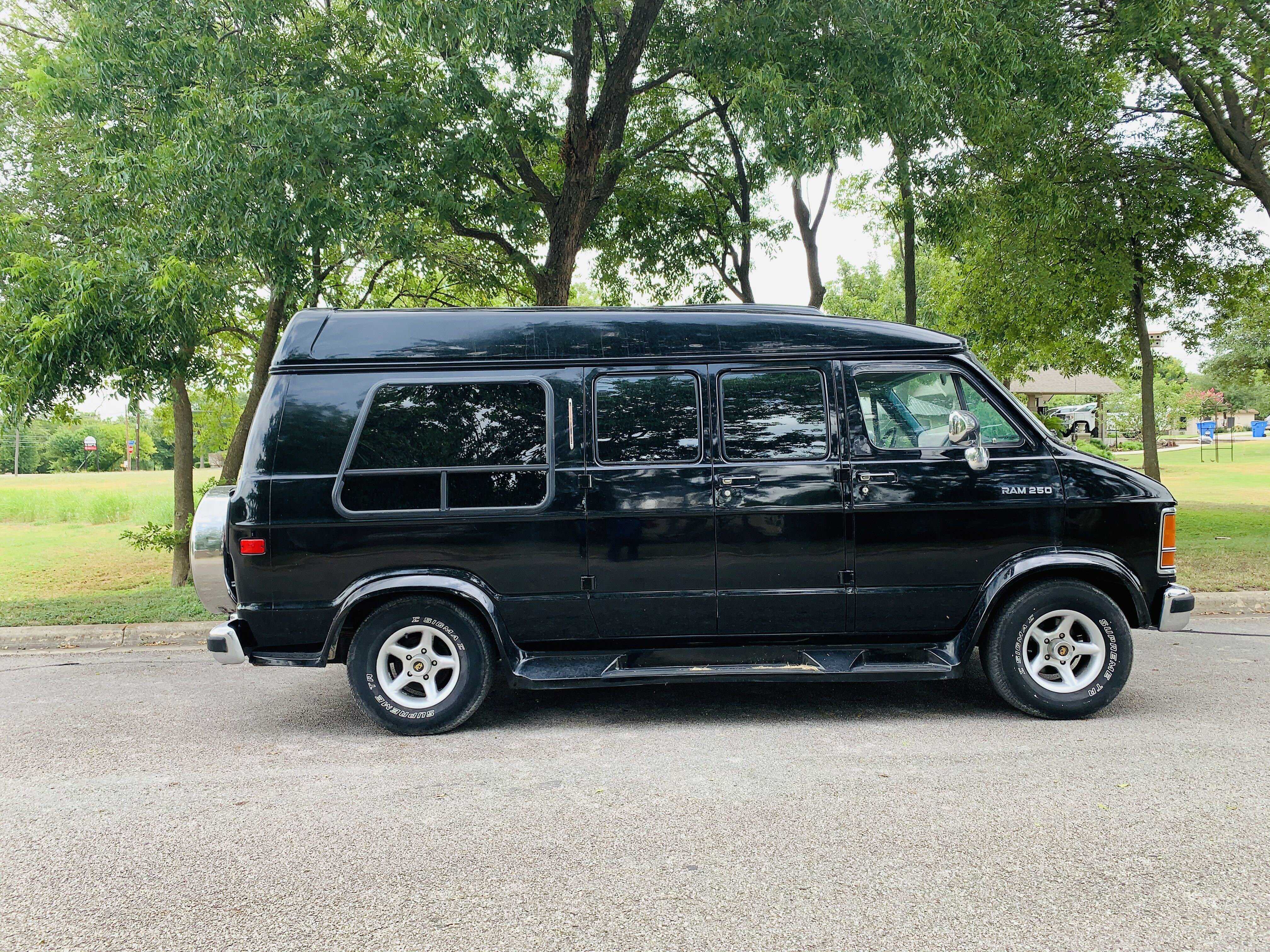 Dodge Ram Van