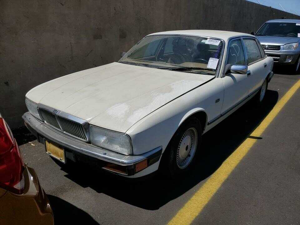 Jaguar XJ6
