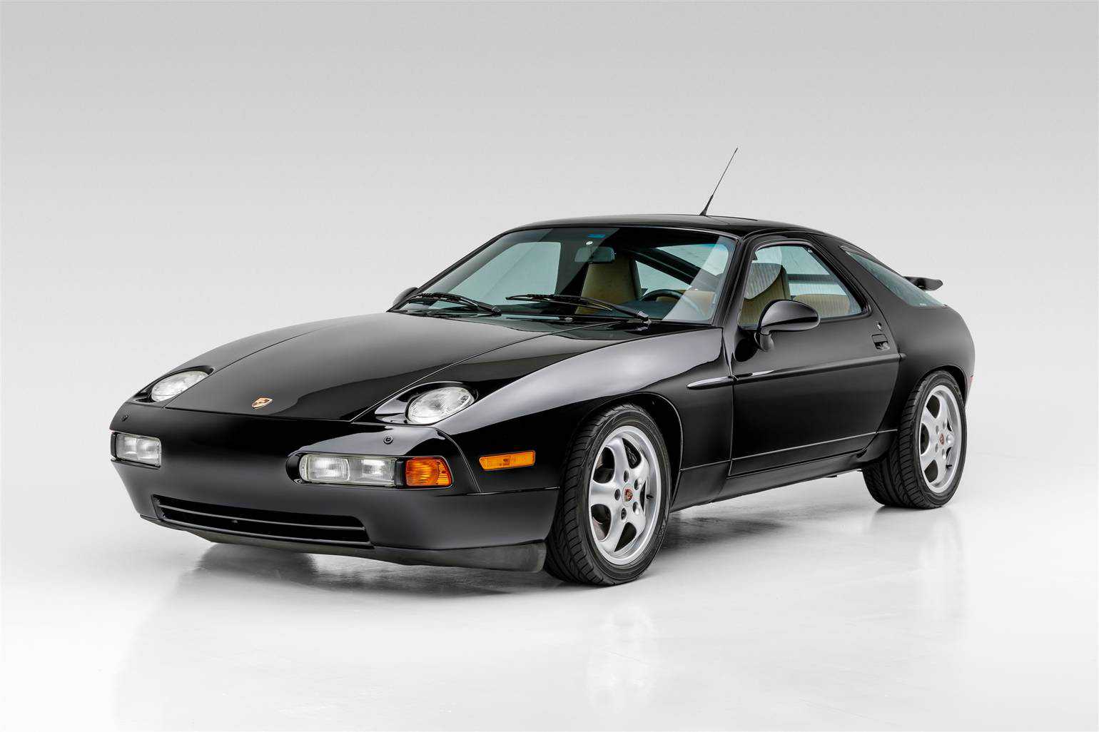 Porsche 928