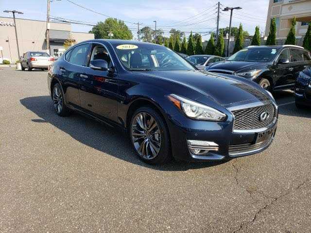 Infiniti Q70