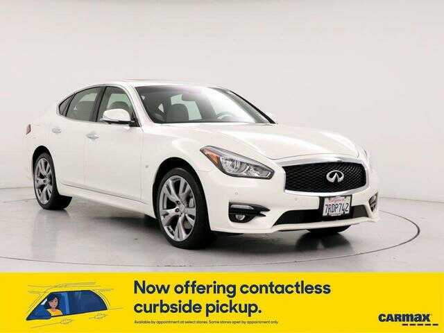 Infiniti Q70