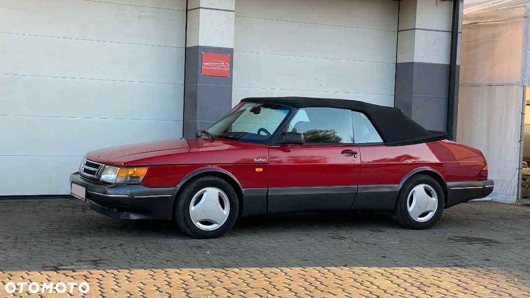 Saab 900