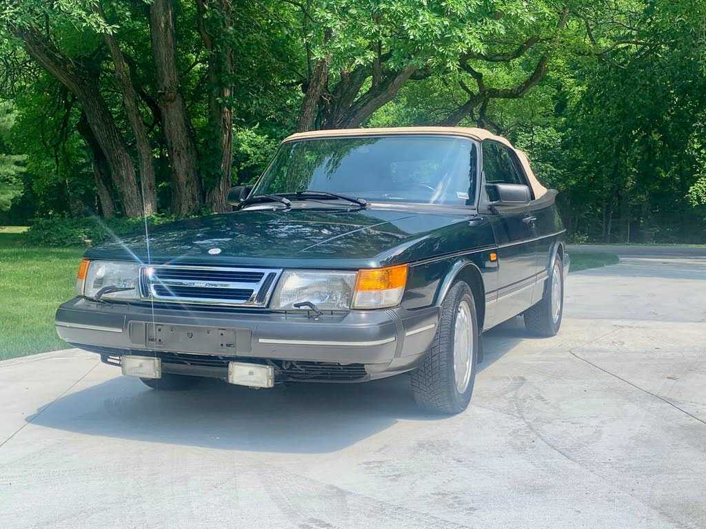 Saab 900
