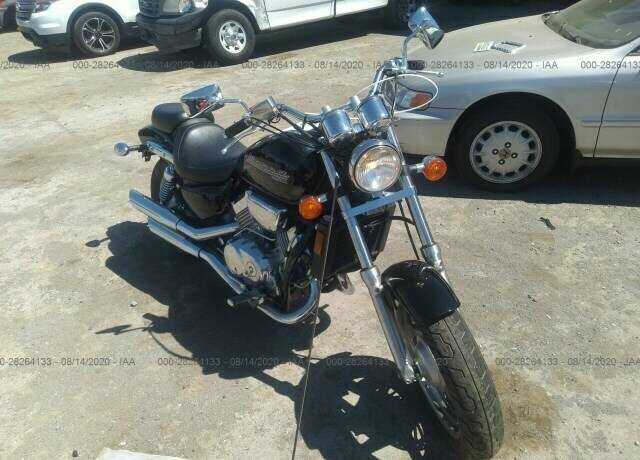 Honda VF750C (MAGNA)