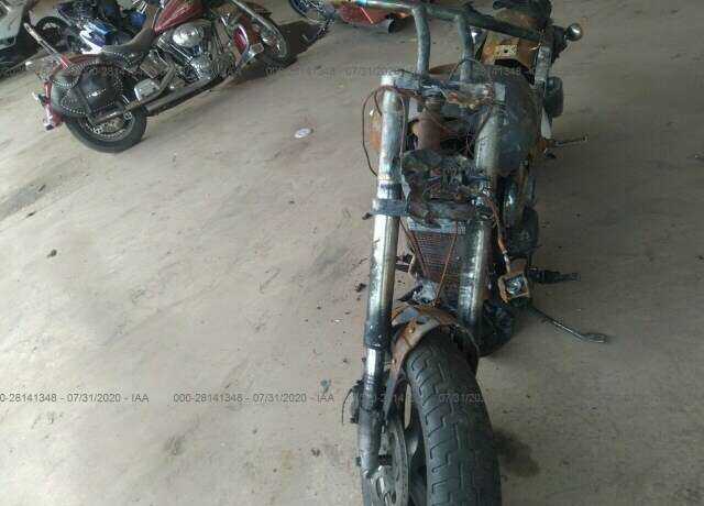 Suzuki VZ800