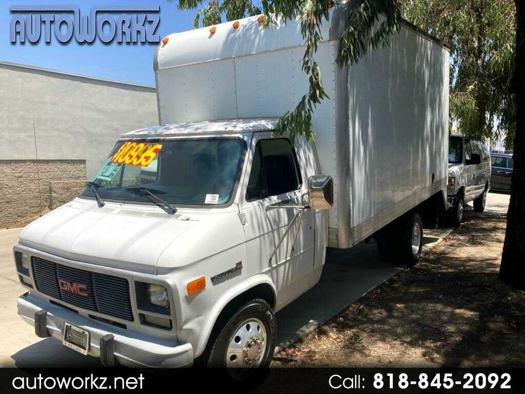 GMC Cutaway Van