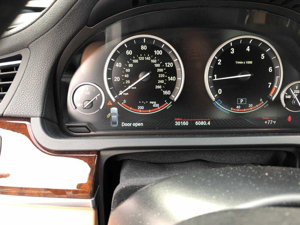 BMW 740i