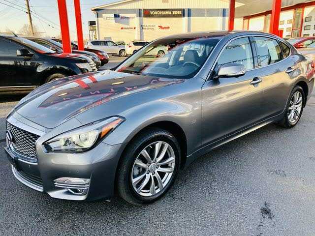 Infiniti Q70