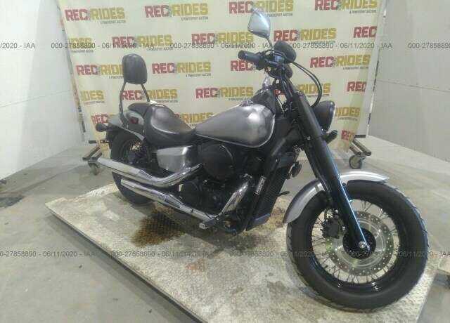 Honda VT750 (Shadow Phantom)