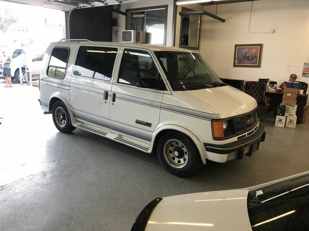 GMC Safari