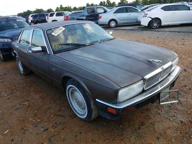 Jaguar XJ6