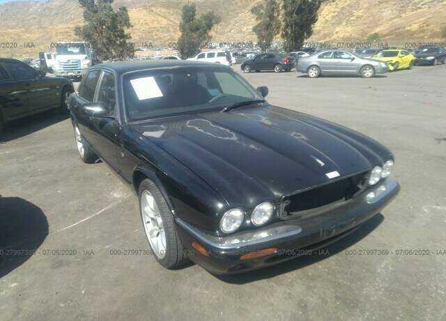 Jaguar XJR