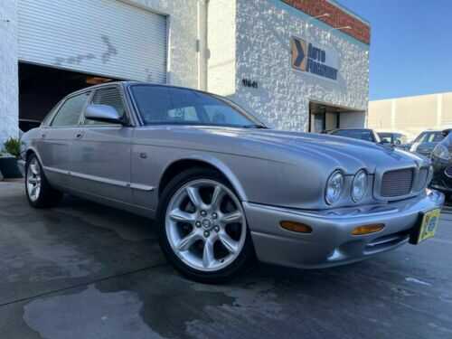 Jaguar XJR
