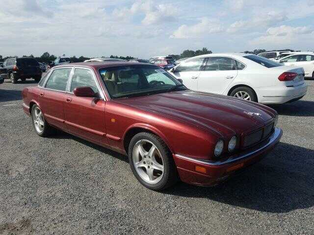 Jaguar XJR
