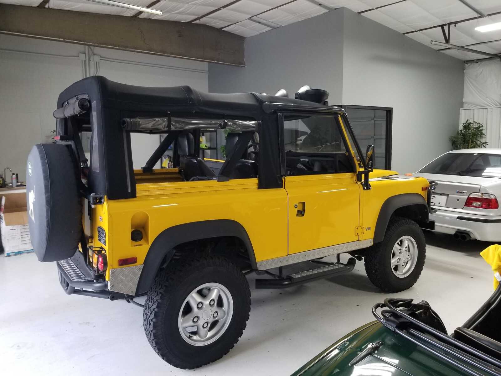 Land Rover Defender