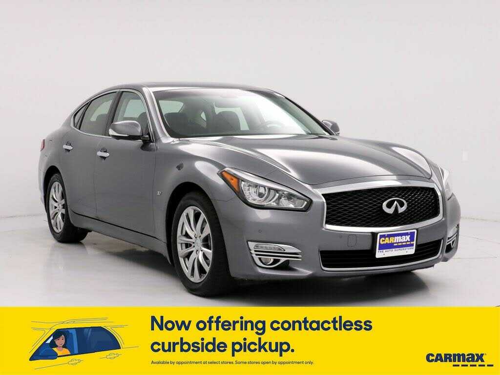 Infiniti Q70