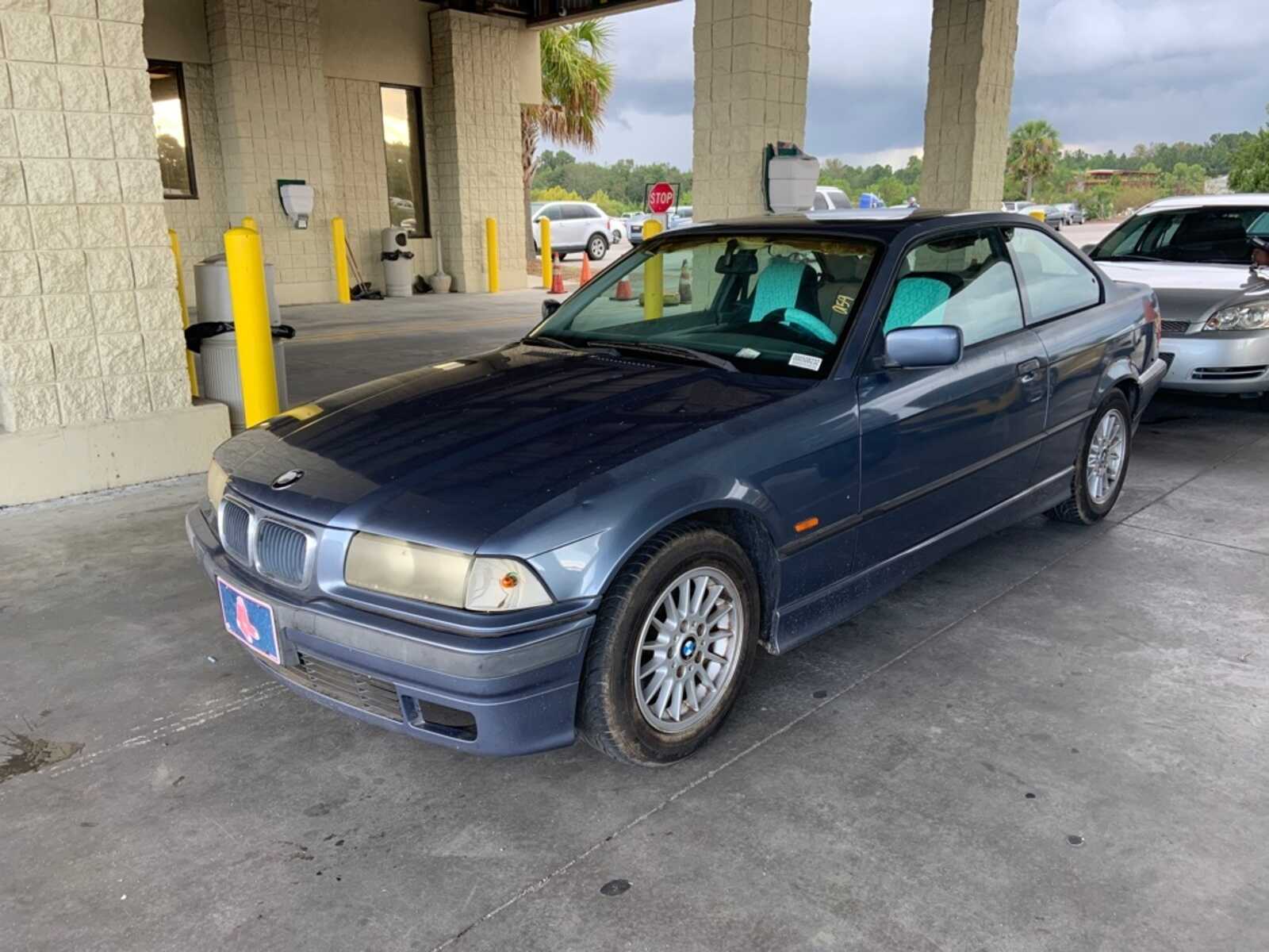 BMW 323is