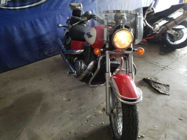 Honda VT1100C2 (SHADOW ACE)