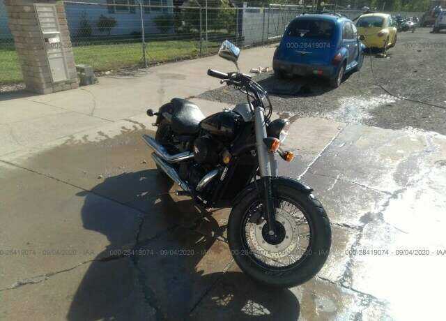 Honda VT750 (Shadow Phantom)