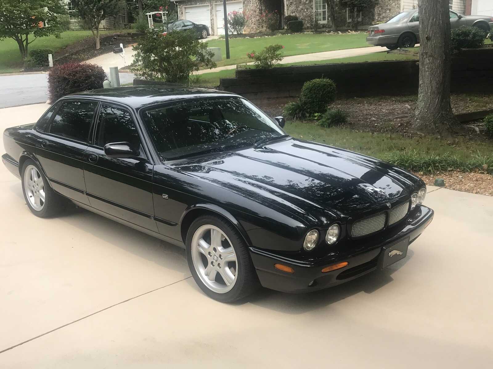 Jaguar XJR