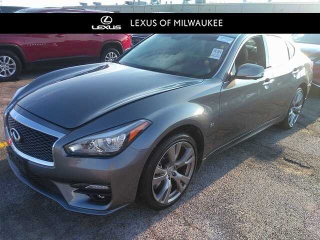 Infiniti Q70